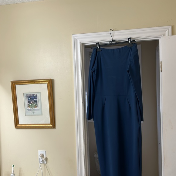 Cocktail dress - Picture 2 of 3